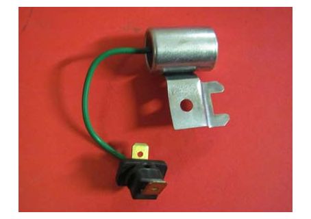 Condensatore imp. Bosch Alfa Romeo Alfetta 1.6/1.8 ('80-'82)/2.0L ('77-'82), Giulietta 1.3/1.6/1.8/2.0 ('78-'82), GTV 2.0 ('81-'82) ecc.