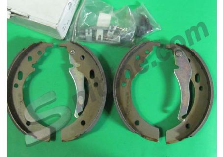 Ganasce freno posteriori Bosch 0204113571 BMW 1500-2000 1.5 ('62-'66), 1500-2000 1600 ('63-'68), 1800/1800 Ti ('63-'71), 2000 ('68-'72), 2000 Ti ('66-'72), 2000 3.2 Coupe (E9) 2800 CS ('64-'71), BMW E3, E21, E12