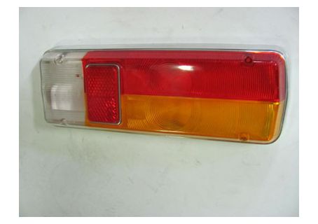 Plastica Olsa usata fanale posteriore destro Alfa Romeo Giulia Super 1600 ('65-'71), Giulia Super 1,3/1,6 ('72-'74), Giulia Nuova Super ('74-'77)