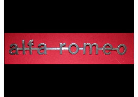 Scritta alfa romeo per cofano posteriore Alfa Romeo Giulia 1300-1300 TI  fino vettura 64500 g.s. e 763000 g.d. (105065622900)