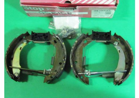 Kit ganasce freno posteriori Stop 381024S imp. Lucas Renault R9, R11, Super 5, Express - Peugeot 309 1.6/1.9 ('86-'89)