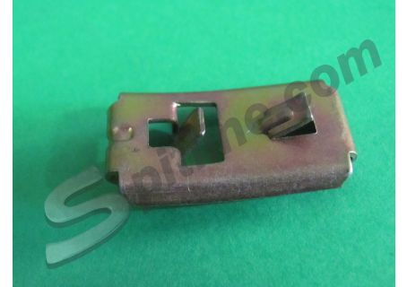 Graffetta fissaggio modanatura sottoporta Fiat 850, 600D, 1100R