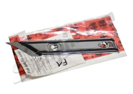 Mostrina cromata 60520250 posteriore destra per pomolo aggancio copricapote Alfa Romeo Duetto Spider Coda Tronca ('86-'93)