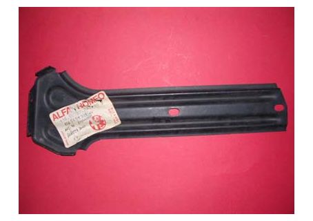 Staffa destra fissaggio paraurti anteriore Alfa Romeo Alfetta 2000