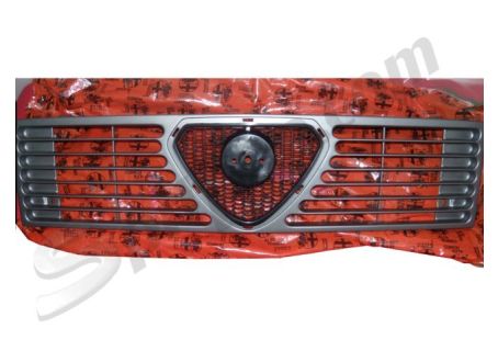 Mascherina anteriore Alfa Romeo Alfetta ediz.'83
