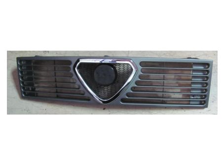 Mascherina anteriore con modanatura cromata Alfa Romeo Alfetta ediz.'83