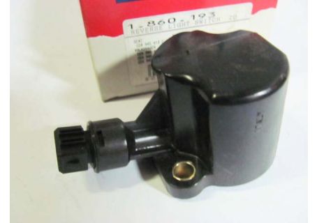 Interruttore luce retromarcia Volkswagen Golf II 1.8 GTI, Golf III, Passat III, Polo III, Corrado 1.8/2.0/2.9 rif.02A945413/B/C