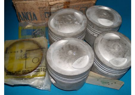 Serie 4 pistoni diam.82 con fasce e spinotti Lancia Fulvia 1600 HF