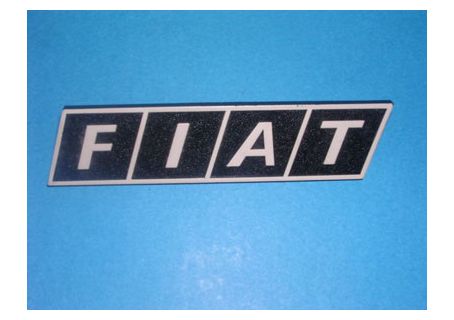 Scritta FIAT (lungh. cm 11x2,7)