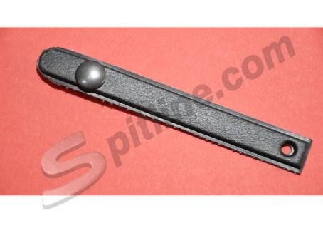 Cinghietto tenuta gancio anteriore capote Alfa Romeo Duetto Spider ('70-'93)
