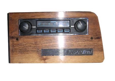 Autoradio usata Autovox AM linea azzurra per cruscotto Fiat 132