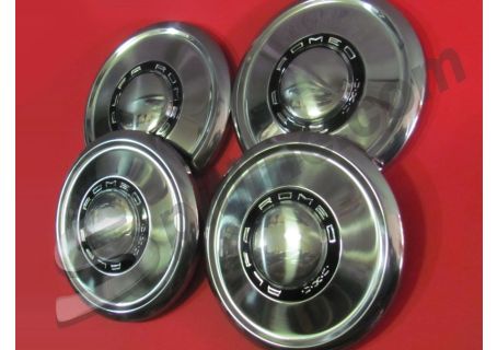Serie 4 coppe ruota Alfa Romeo Giulia Super 1600 Bollino Oro ('66), Giulia Sprint GT Veloce ('66-'67), Duetto Spider 1600 Coda Lunga ('66-'67) - per cerchi con bugne per il fissaggio