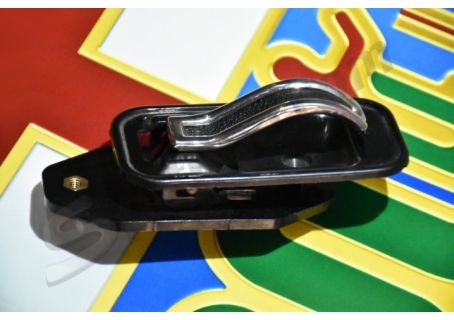 Maniglia apriporta con mostrina Alfa Romeo Alfasud Berlina e Sprint (1^ serie)