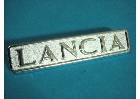 Scritta rettangolare posteriore in metallo LANCIA  per Lancia Fulvia Berlina-Fulvia Coupè 2^ serie