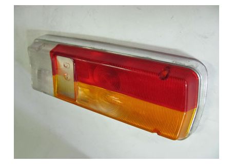 Plastica Carello usata fanale posteriore destro Alfa Romeo Giulia Super 1600 ('65-'71), Giulia Super 1,3/1,6 ('72-'74), Giulia Nuova Super ('74-'77)