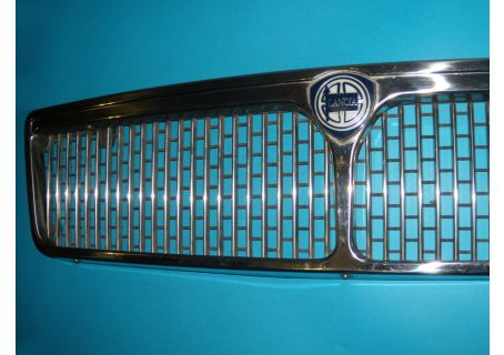 Mascherina anteriore usata Lancia Gamma Berlina 2^ serie ('80-'84)