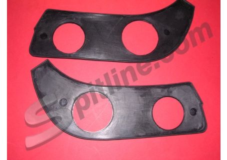 Coppia guarnizioni fanali anteriori sul paraurti Alfa Romeo GT V. 1750 Bertone 1^ serie ('68-'69)