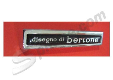Stemma laterale in metallo cromato scritta "disegno di Bertone" Alfa Romeo GT Junior 2^ serie, GT V. 1750/2000 Bertone, Berlina 1750/2000