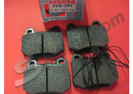 Pastiglie freno anteriori Ferodo FDB391 con segnalatore d'usura Alfa Romeo 75 2.0/2.5 Q.Verde/3.0 V6 ('85-'89), 75 2.0TD ('85-'92), Alfa 90 1.8/2.0i/2.4 TD ('84-'87) 