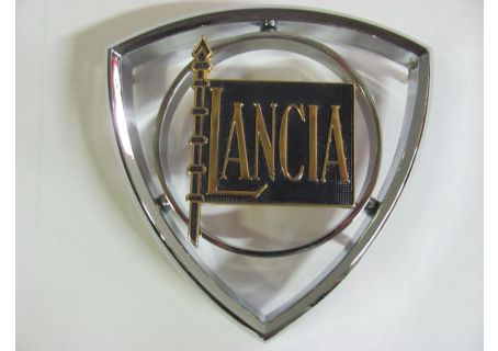 Scudo per mascherina anteriore (scritta bandiera dorata) Lancia Flaminia Berlina, Coupé