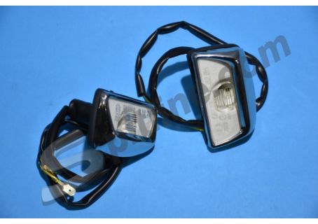 Coppia fanali luci targa Carello Lancia Fulvia Coupé 2^ serie, Fulvia 3, Lancia 2000 - Alfa Romeo Giulia Super, Giulia Nuova Super, Duetto Spider, GT Junior 1300/1600, GT V. 1750/2000 Bertone, 1750/2000 Berlina, Alfetta - Maserati