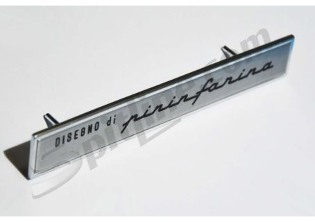 Fregio in alluminio con 2 perni di fissaggio "Disegno di Pininfarina"