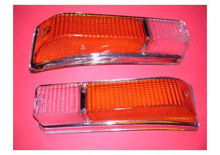 Coppia plastiche fanali anteriori posizione-freccia Alfa Romeo GT Junior 1300/1600, GT V. 1750/2000 Bertone (adattabili Carello)