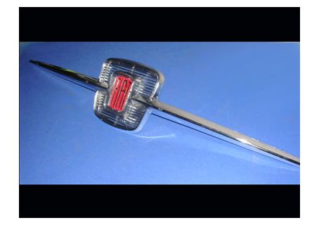 Fregio anteriore Fiat 600E