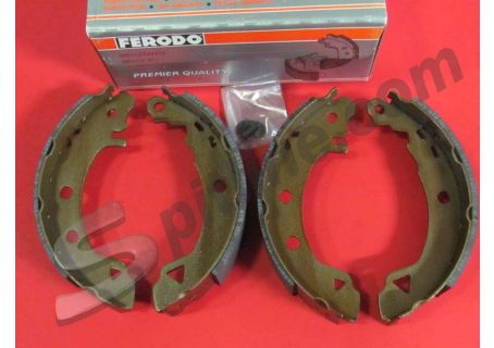 Ganasce freno posteriori Ferodo per Alfa Romeo 33 1.7 i.e. 4x4 ('86-), 33 1.7. i.e. 16V ('89-), 33 Sprint 1.7I, 1.7IE (02/'87-), 33 1.8 TD (09/'88), 33 Sportwagon 1.5 D (09/'86-)