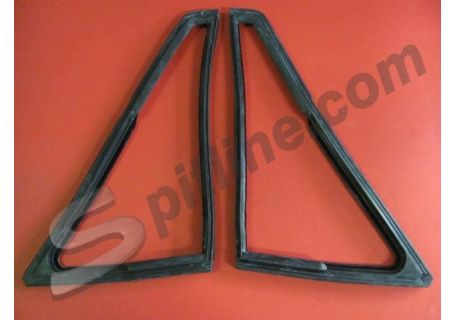 Coppia guarnizioni deflettori Alfa Romeo Duetto Spider '67-'70 (mod. osso di seppia) 