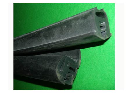 Guarnizione parabrezza (labbro singolo) Fiat 1200/1500 Spider, Osca ('59-'66)