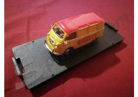 Automodello 1:43 marca Giocher - Fiat 600 Coriasco versione Pirelli