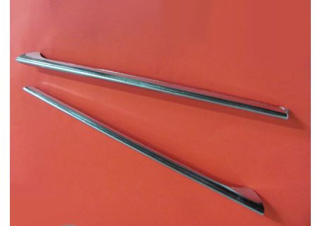 Profilo centrale destro+sinistro per mascherina anteriore  Alfa Romeo Giulietta ('55-'58)