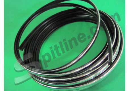 Inserto cromato per guarnizione parabrezza e lunotto Fiat 128 Berlina