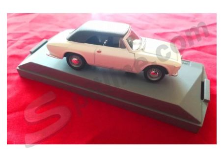 Automodello 1:43 marca Progetto K - Alfa Romeo Giulia GTC Closed (modello 1965 colore bianco)