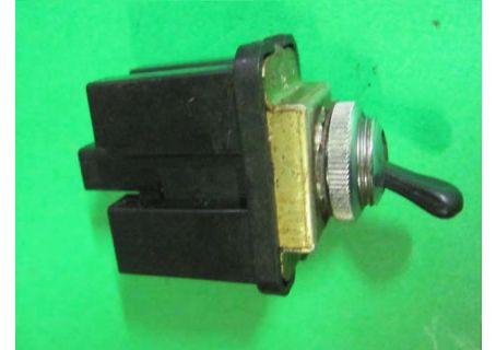 Interruttore luci esterne (3 innesti lamellari) con ghiera in metallo e leva in plastica Fiat 500 etc.
