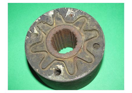 Giunto elastico semiasse (con sede per fermo nel millerighe) per albero ruote posteriori Fiat 600, 600D, 600 Multipla, Fiat 850 t.t. (fino a vett.187047)