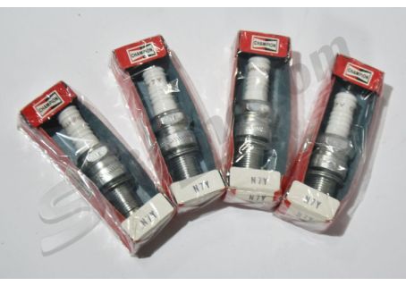 Serie 4 candele Champion N7Y per Lancia Fulvia, Flavia 1800 LX, 2000 Coupé/HF - Fiat 850 Special/Sport/Spider, 124 Special T ed altre vetture
