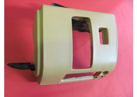Parte inferiore centrale cruscotto beige usata (protezione per ginocchia) Alfa Romeo Duetto Spider '90-'94 - ad.le Spider '87-'90