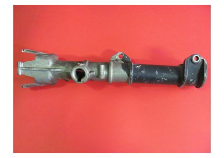 Supporto piantone sterzo (lungh. cm.42,5) usato Alfa Romeo 2000 Berlina, G.T.V.2000, Spider V.2000 (vetture con avviamento a destra)