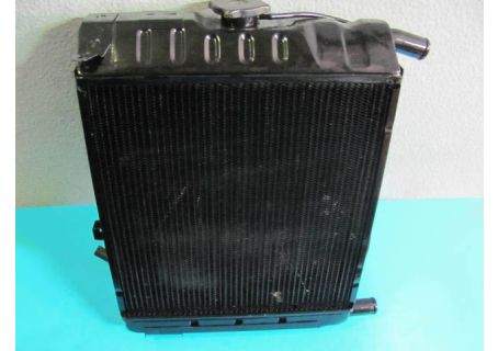 Radiatore acqua revisionato Lancia Fulvia Berlina Norm. 69, Grecia 69, Berlina 818.612  (1,2 da N. 1767, 1,3 da N. 20994) - Per modelli con termocontatto comando ventilatore sulla pompa acqua