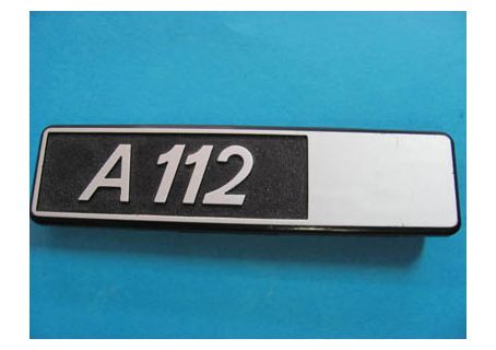 Scritta in plastica posteriore destra Autobianchi A 112 (fondo nero ruvido)