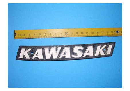 Scritta "KAWASAKI"