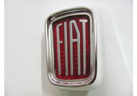 Stemma in plastica cromata per griglia anteriore Fiat 124