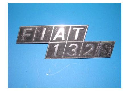 Scritta "FIAT 132 S"