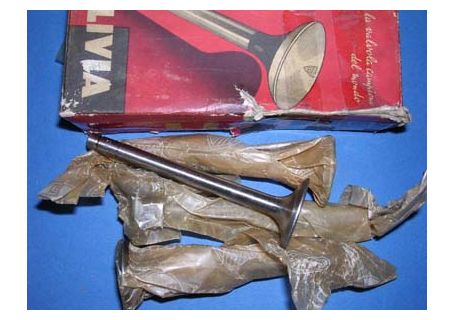 Valvole di scarico diam. 33 LIVIA 2816 Lancia Flavia 1500cc