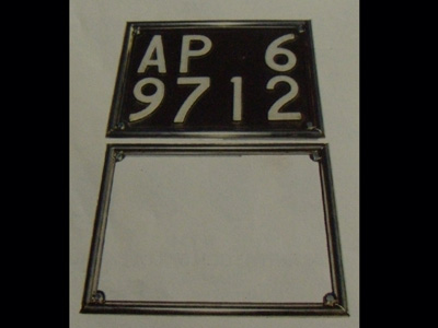 Cornice targa posteriore in acciaio inox per targhe quadrate (in 4 pezzi da assemblare con dadi e bulloni) '59-'76