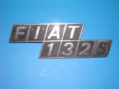 Scritta "FIAT 132 S"