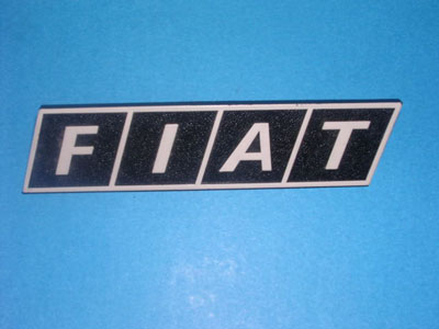 Scritta FIAT (lungh. cm 11x2,7)