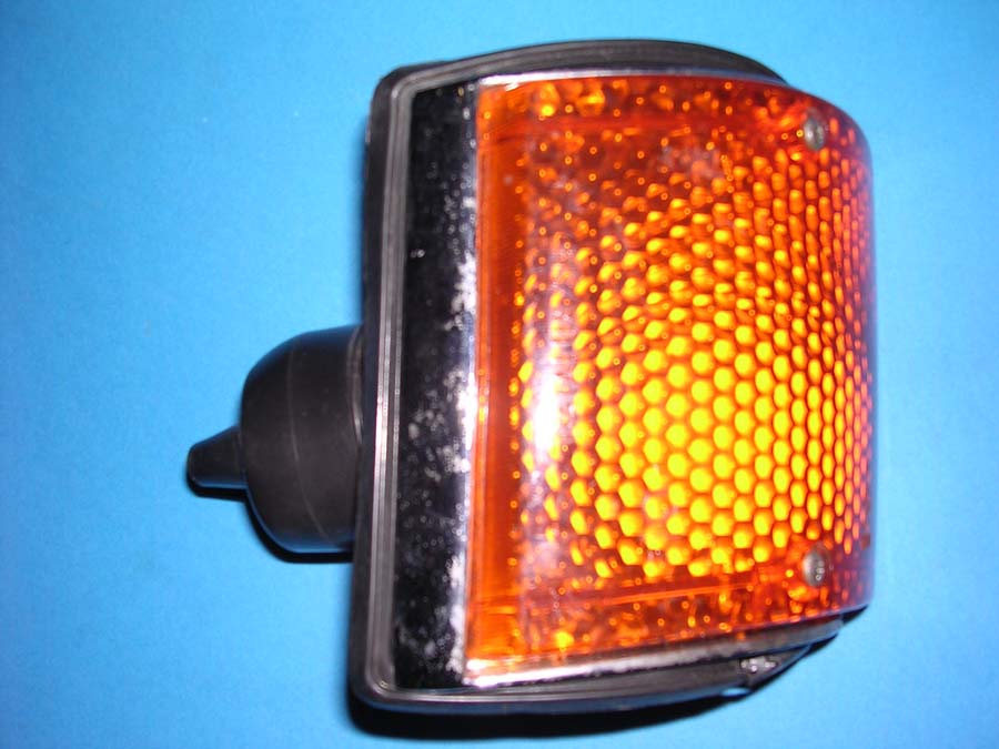 Fanale freccia anteriore destro completo plastica arancio Fiat 128 1^ serie (base in metallo)
